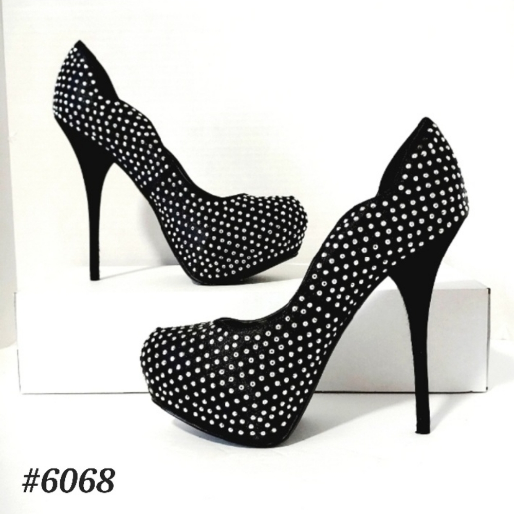 💟🤍Posh brand >>> black/silver studded platform stilettos *Size 7.5